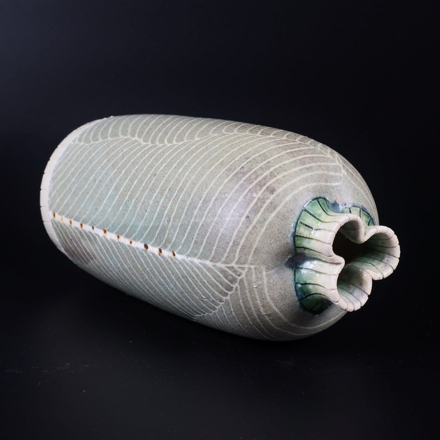 Vase, veined pattern, Leaves pattern vase, Japanese handmade vase, made in Japan, Free shipping