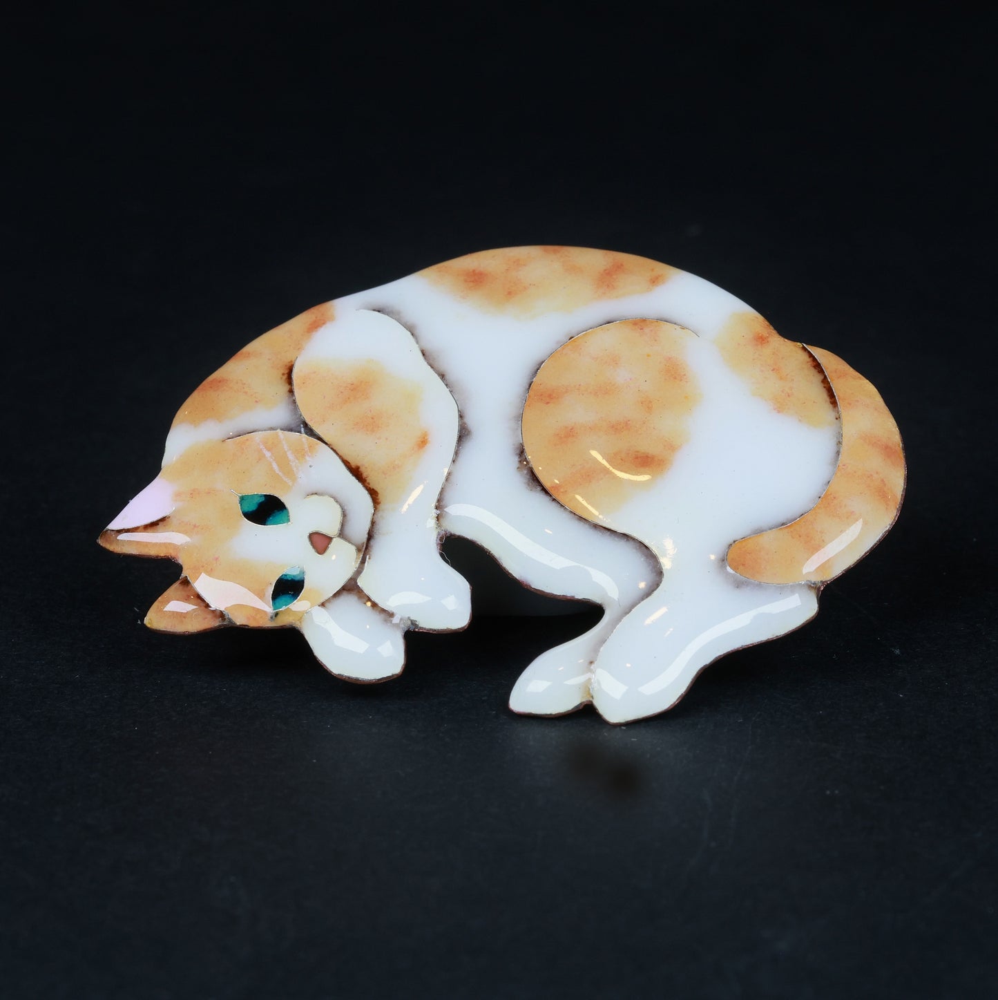 Enamel Cat Brooch | Shippoyaki | Handcrafted Art Jewelry | Japanese cloisonné | Japanese Cloisonné Cat Pin | Artisan Cat Brooch from Japan