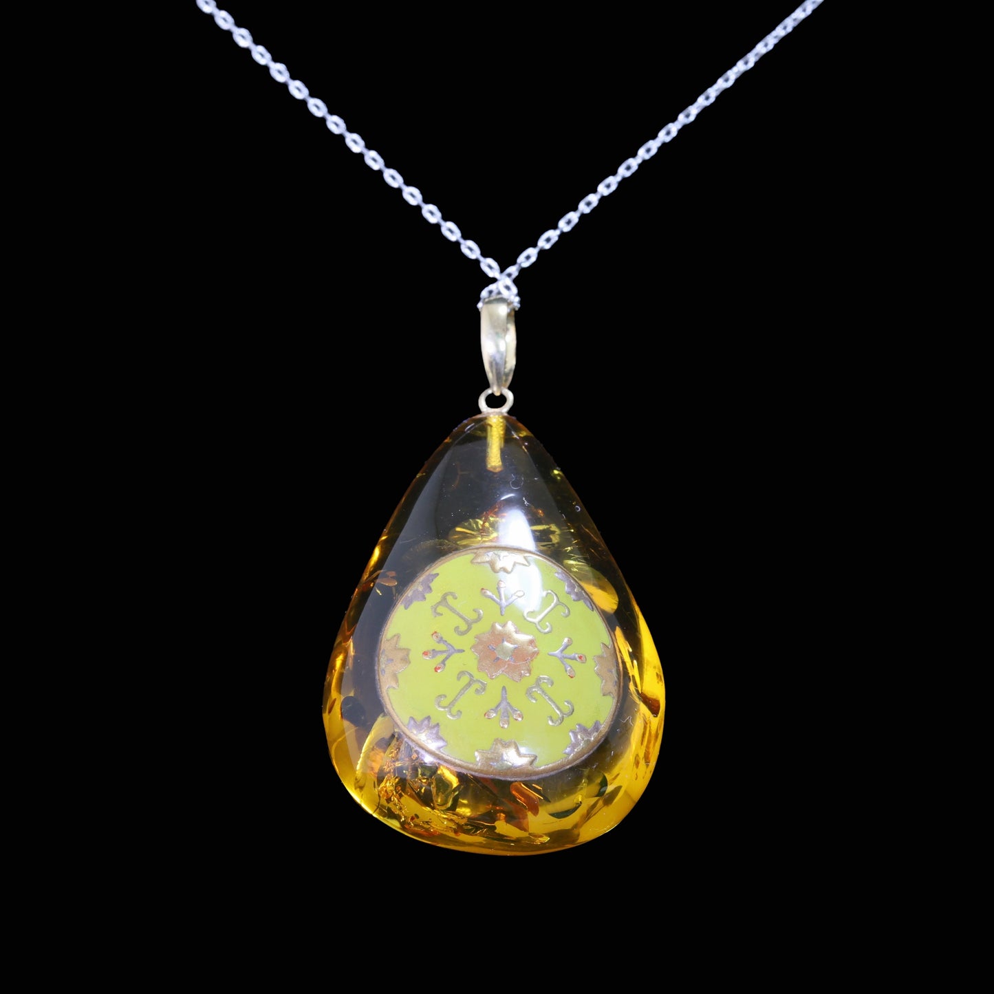 Lacquer Urushi pendant, Makie pendant, Lacquer pendant, Kaiki, Free shipping