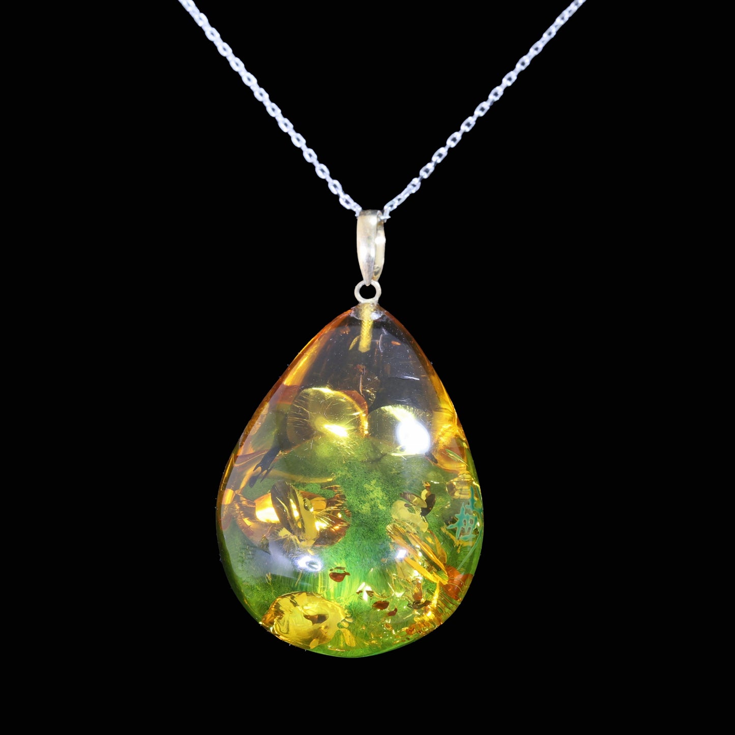 Lacquer Urushi pendant, Makie pendant, Lacquer pendant, Kaiki, Free shipping
