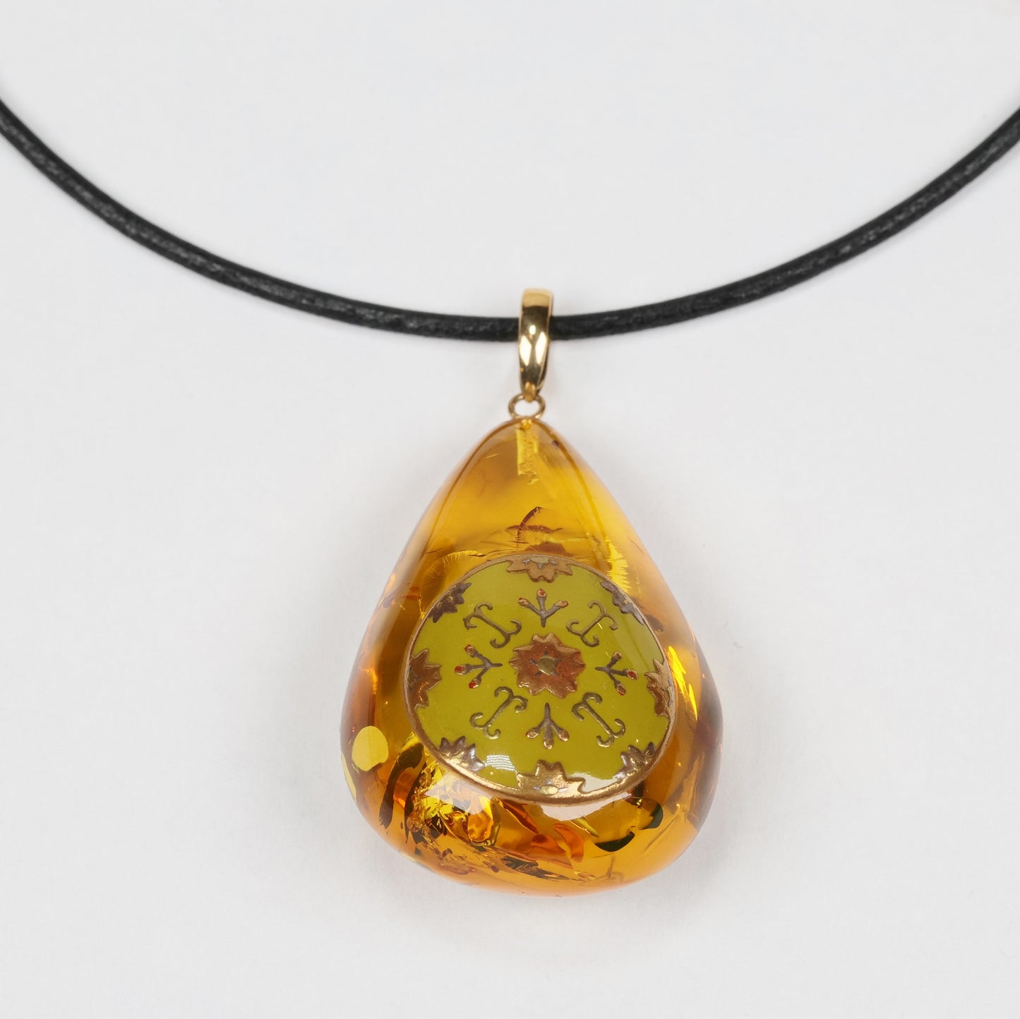 Lacquer Urushi pendant, Makie pendant, Lacquer pendant, Kaiki, Free shipping