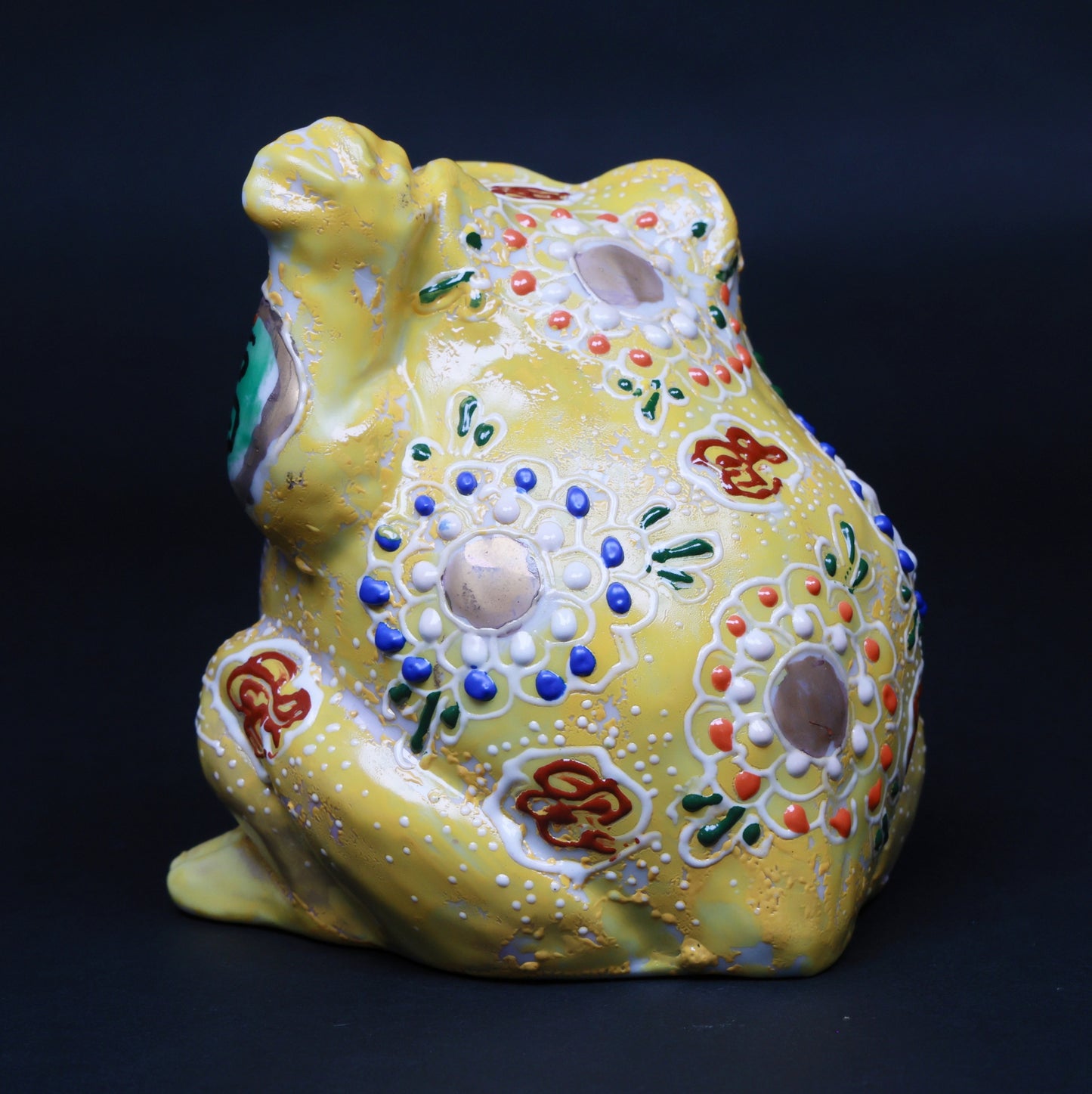 Kutani Lucky Frog Figurine|Yellow Ceramic Frog with Left Hand Raised for Fortune & Prosperity