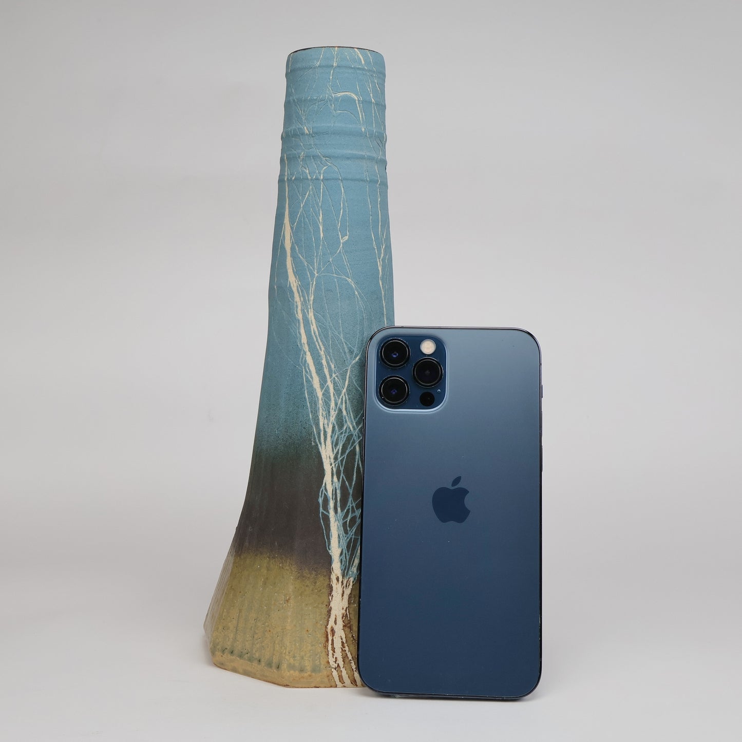 Raiju Vase | Handmade Kasama-yaki Ceramic | Lightning-Inspired Geometric Flower Vase by Masami Kobayashi