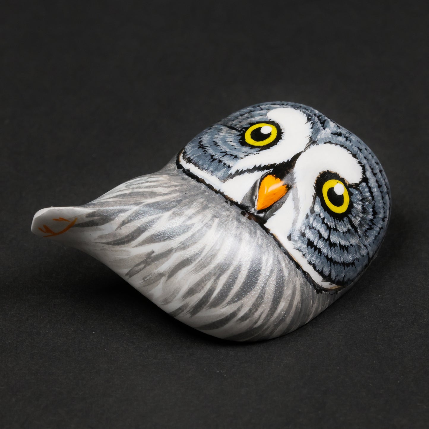 Lovebird Wood Carved Brooch | Hand-Painted Wooden Art from Hokkaido, Japan | Wood Carved / Brooch / Owl | Made in Japan