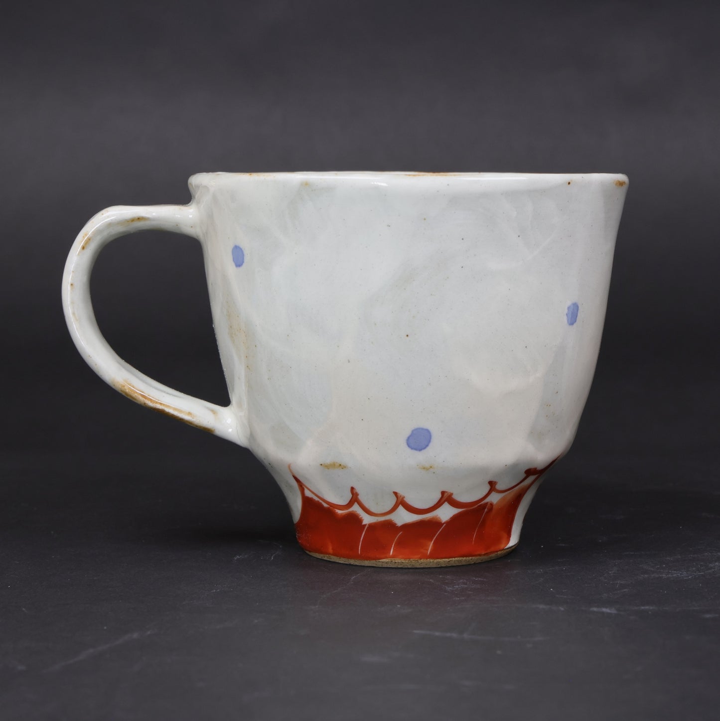 Hasami Ware Art Mug – “Catching a Sea Bream with a Shrimp” (Red, Hand-Painted) | Red Artisan Mug – Japanese Proverb Inspired: “Catching a Sea Bream with a Shrimp” | Made in Japan