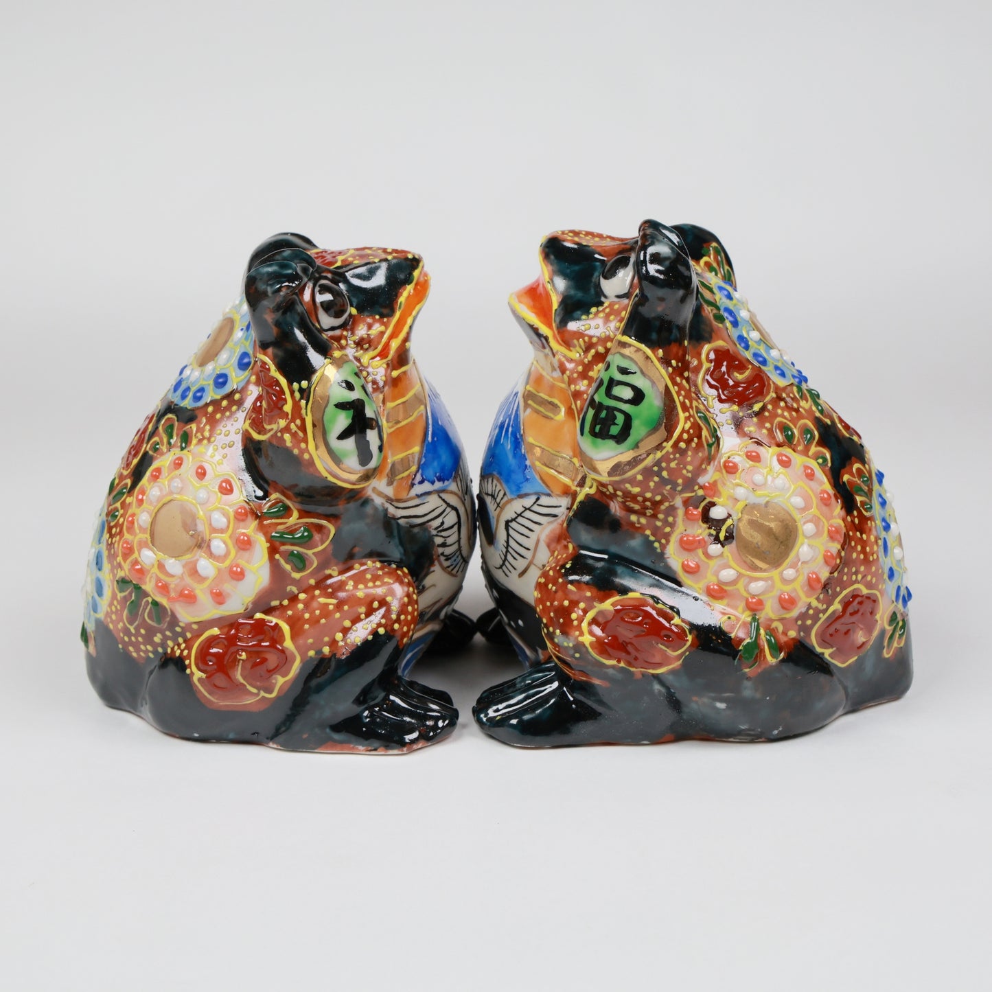 Kutani Ware Lucky Frog Figurine, Japanese Ceramic Art with Mt. Fuji & Crane