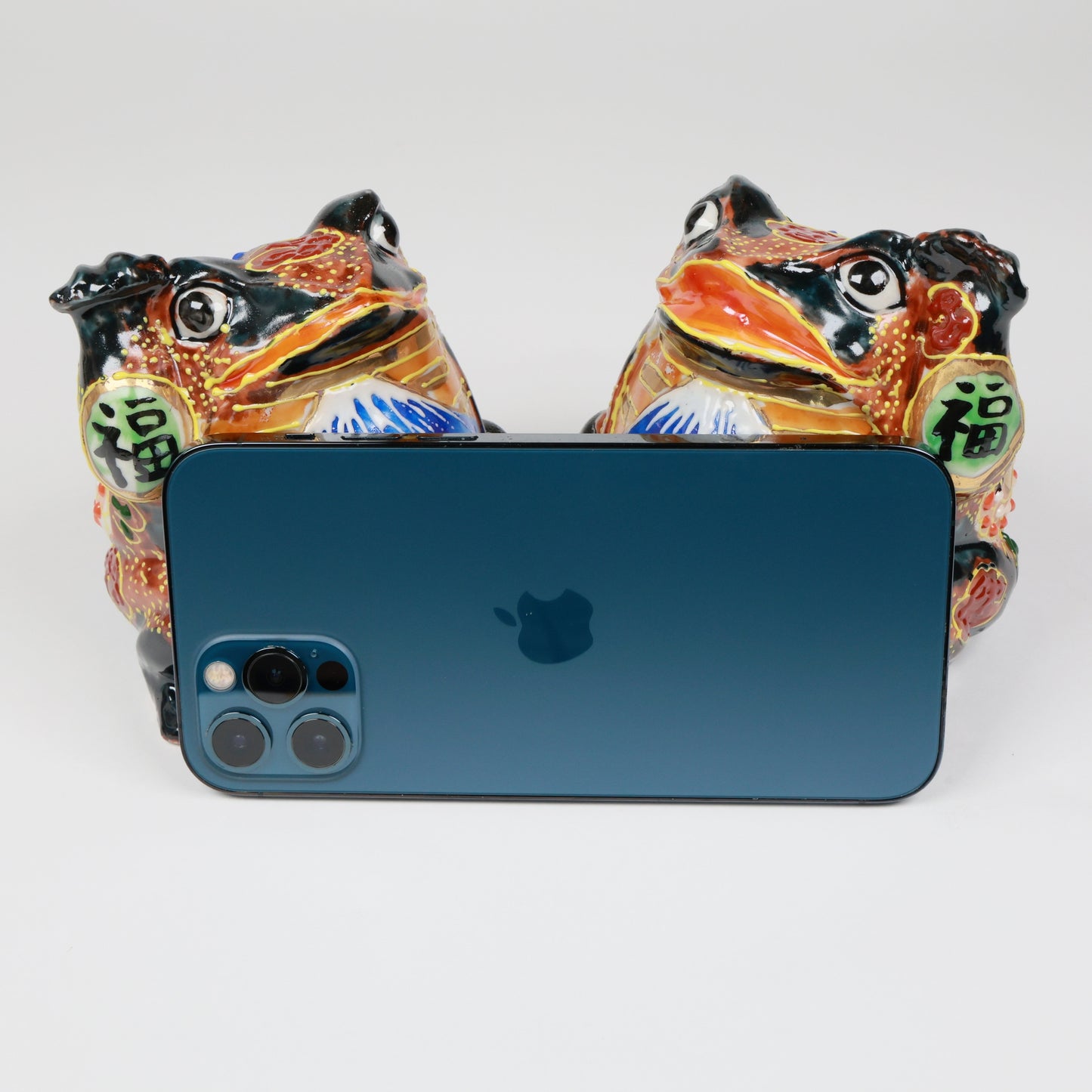 A-Un Lucky Frog Set｜Kutani Porcelain Good Fortune Frogs (Black × Black Pair) | Kutani Fortune Frogs Set | Made in Japan