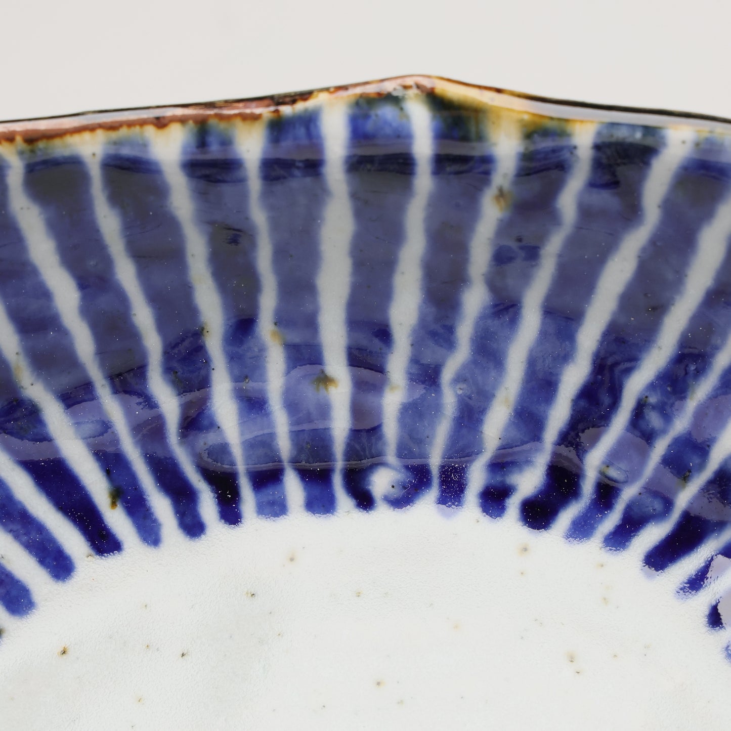 Hand-Painted Indigo Stripes｜Iron-Rimmed Small Round Bowl (Hasami Ware) | Hasami Ware Small Bow