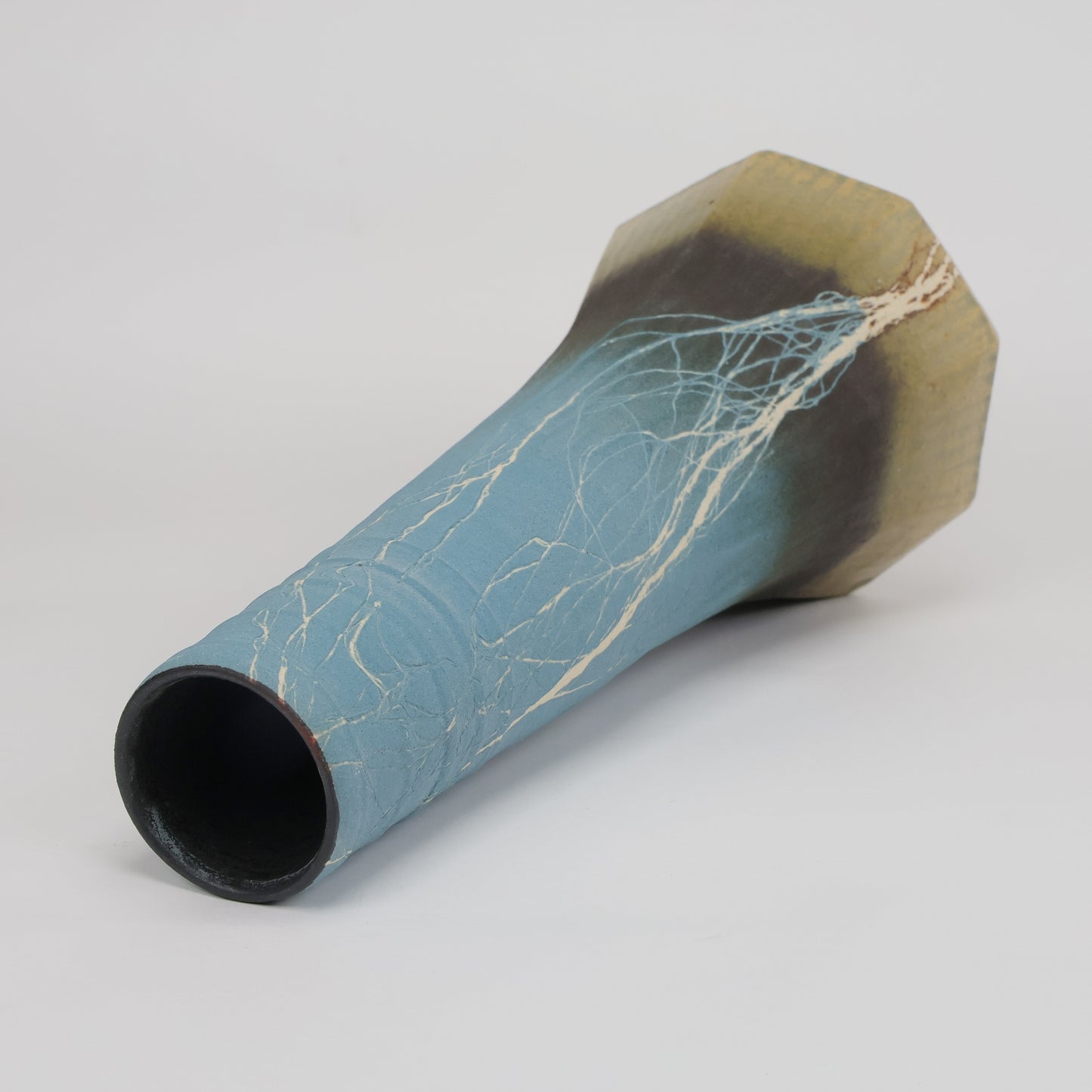 Raiju Vase | Handmade Kasama-yaki Ceramic | Lightning-Inspired Geometric Flower Vase by Masami Kobayashi