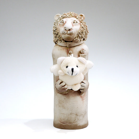 Handcrafted Ceramic Lion Vase | Japanese craft | flower | Vase | Japanese craft | Made in Japan