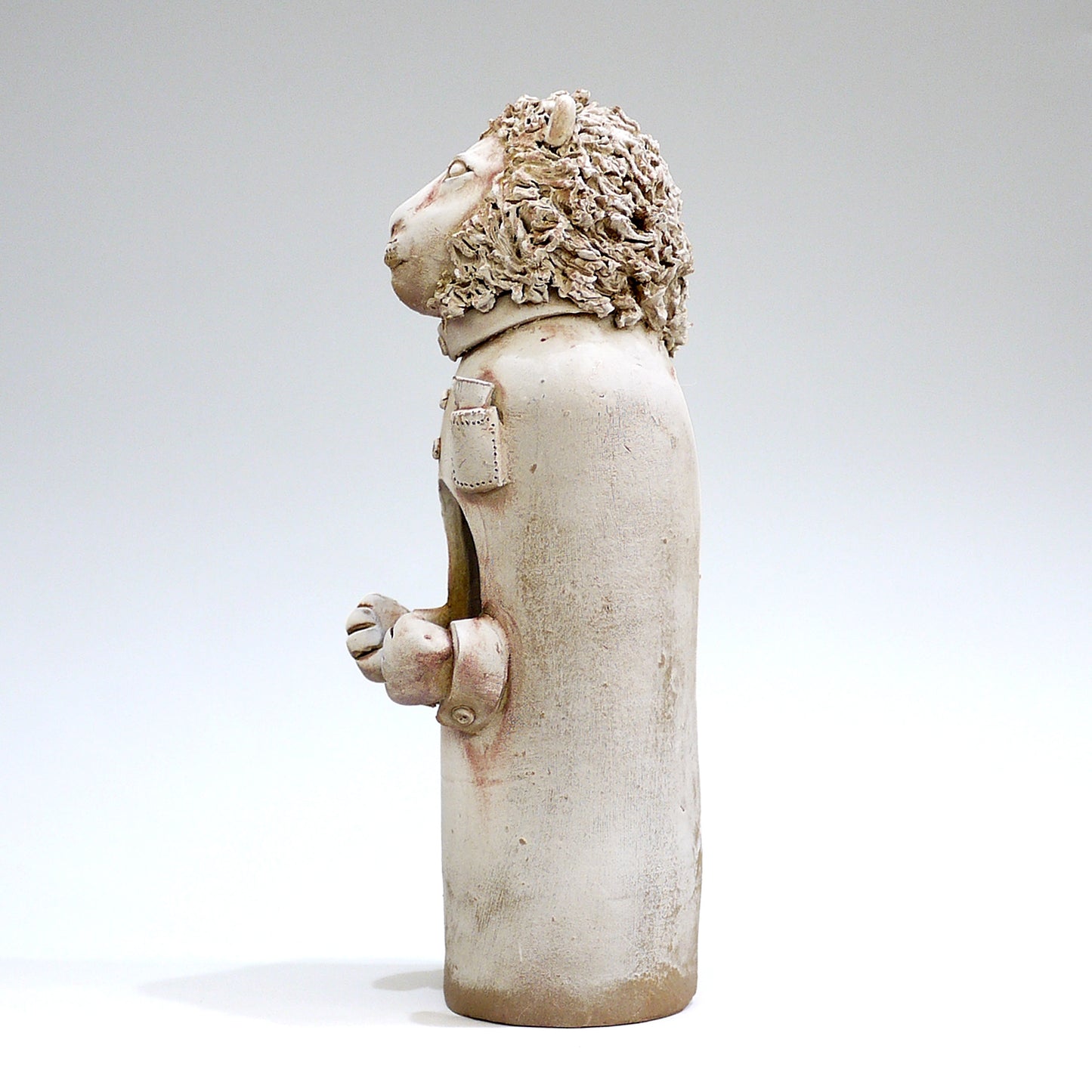 Handcrafted Ceramic Lion Vase | Japanese craft | flower | Vase | Japanese craft | Made in Japan