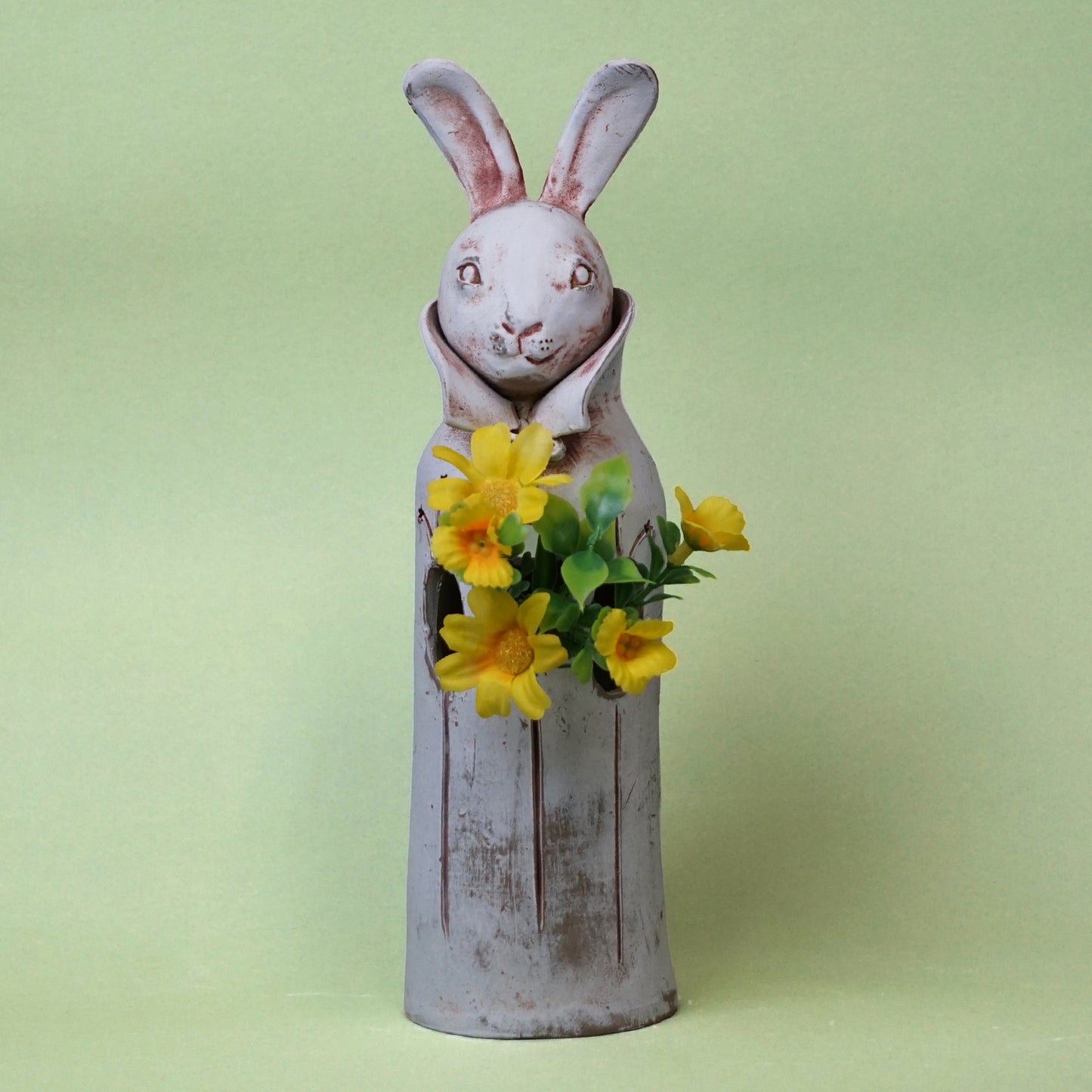 Rabbit vase | Japanese craft | Japanese handcraft | Animal ceramic | Handmade | MinimalistHomeDecor | Made in Japan