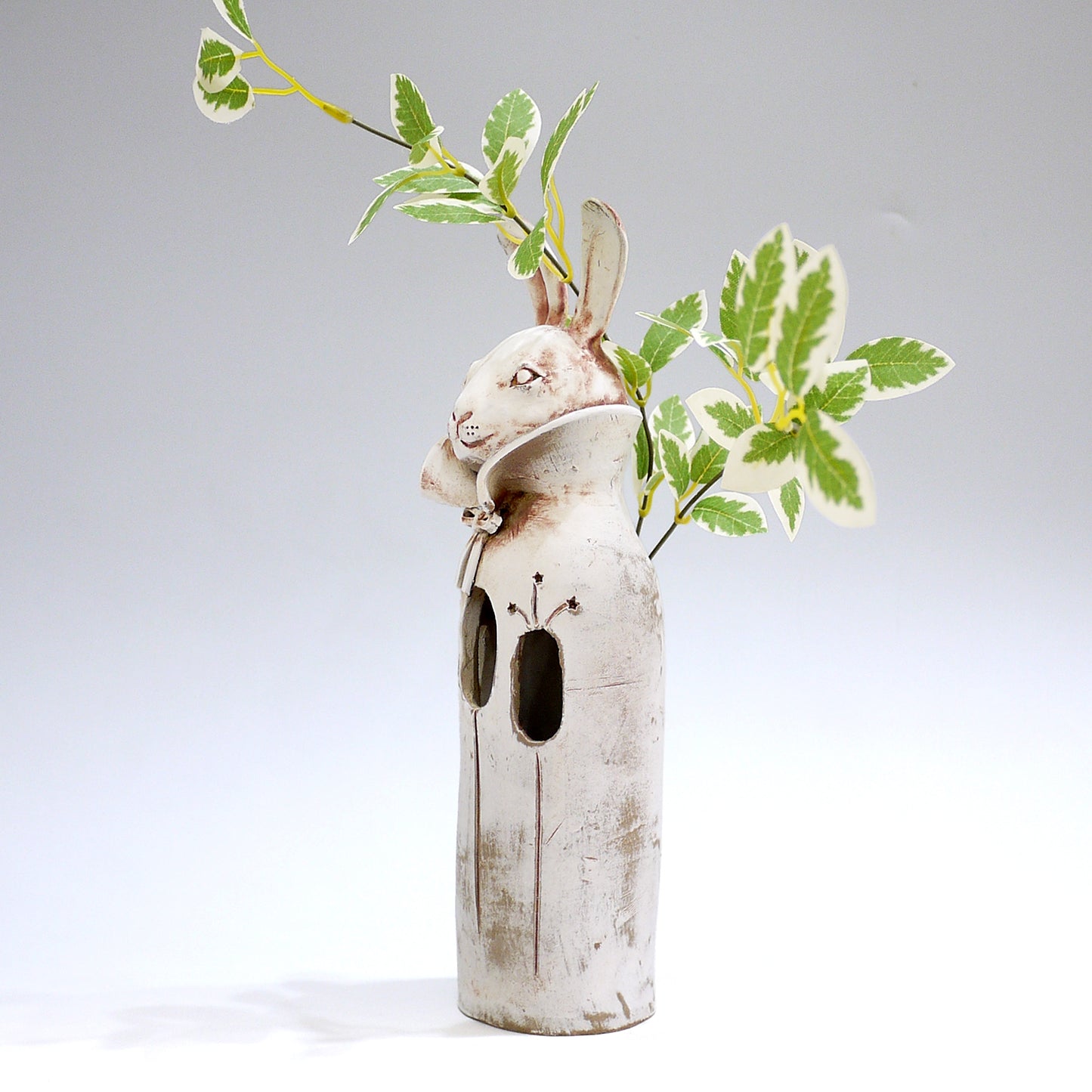 Rabbit vase | Japanese craft | Japanese handcraft | Animal ceramic | Handmade | MinimalistHomeDecor | Made in Japan
