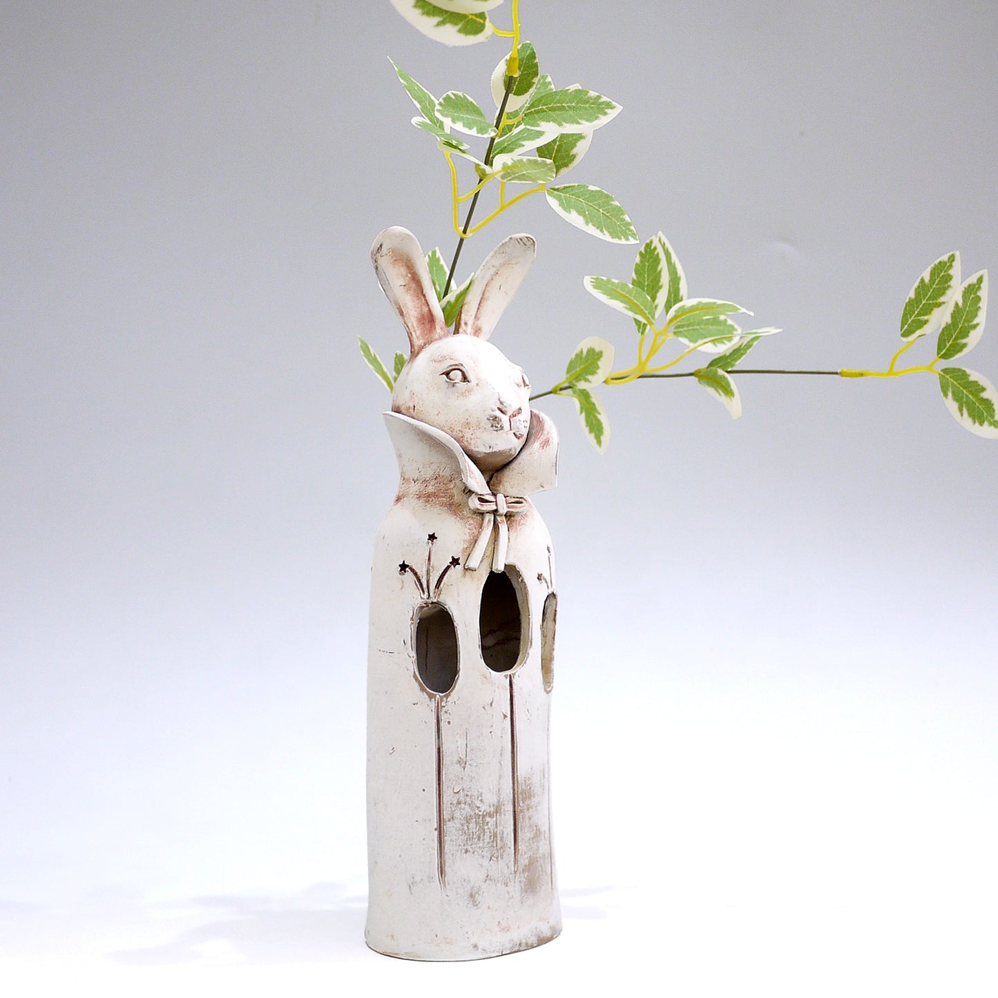 Rabbit vase | Japanese craft | Japanese handcraft | Animal ceramic | Handmade | MinimalistHomeDecor | Made in Japan